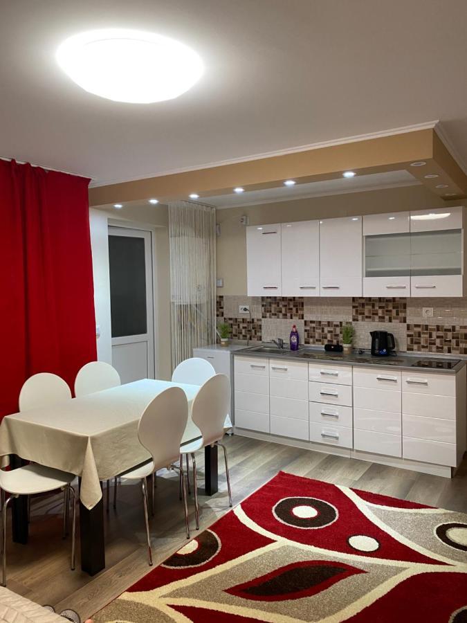 8 Residence Apartament Cavnic Bagian luar foto